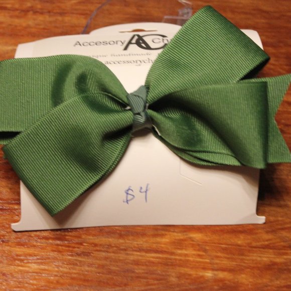 Green Hair Bow Accessory Charm - Picture 1 of 1